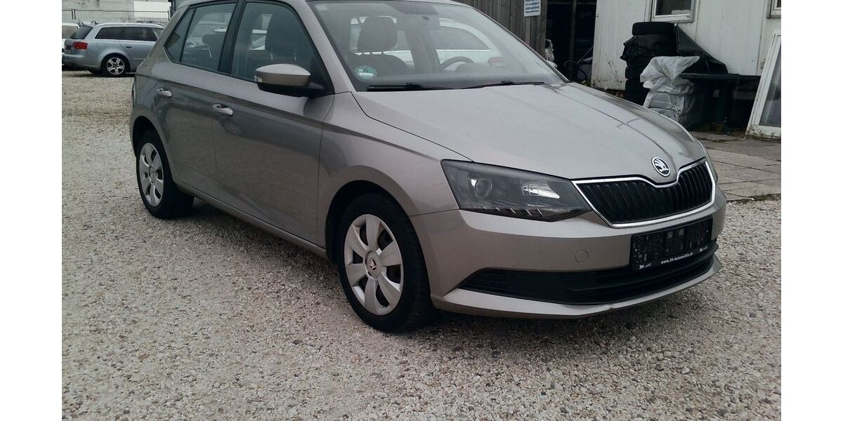 Skoda Fabia 90.000 km 6.999 &euro; Bonn 53227