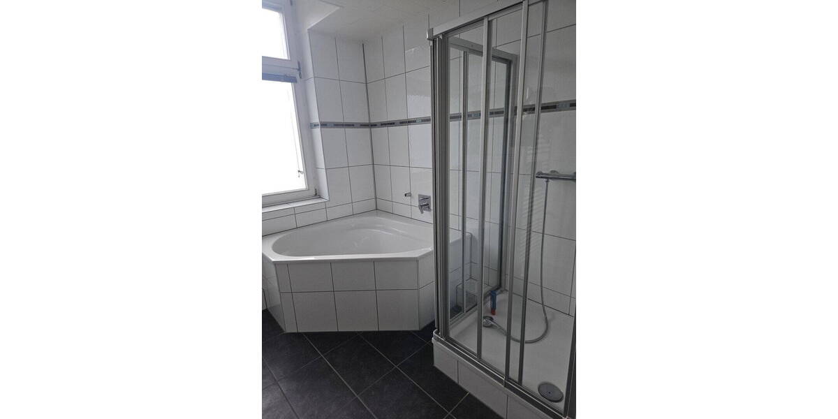 Etagenwohnung Leverkusen Wiesdorf Wiesdorf - 4 Zimmer, 150 m&sup2;, 1.395&euro; | Angebot:26385743