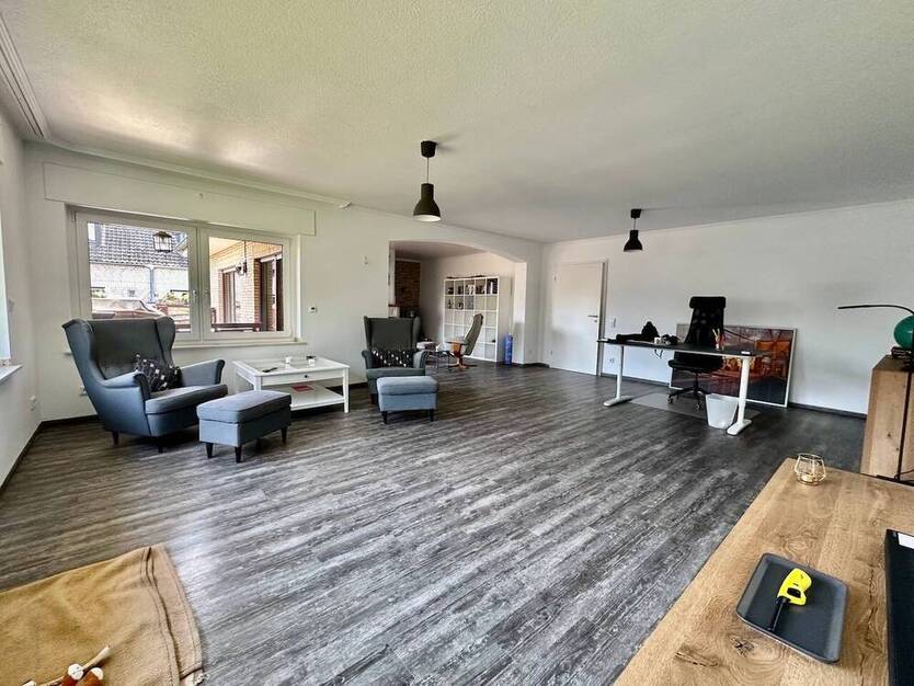 Sanierter Bungalow mit EinliegerWohnung in beliebter Wohnlage