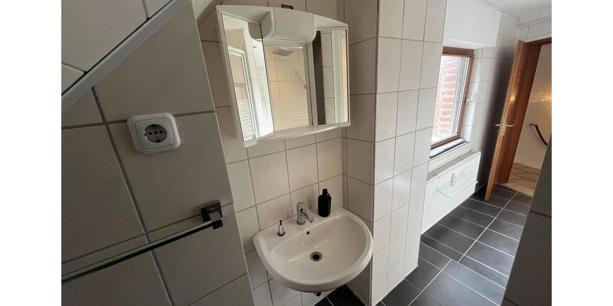 Lichtdurchflutete Maisonettewohnung in ruhiger Straße 3 zimmer