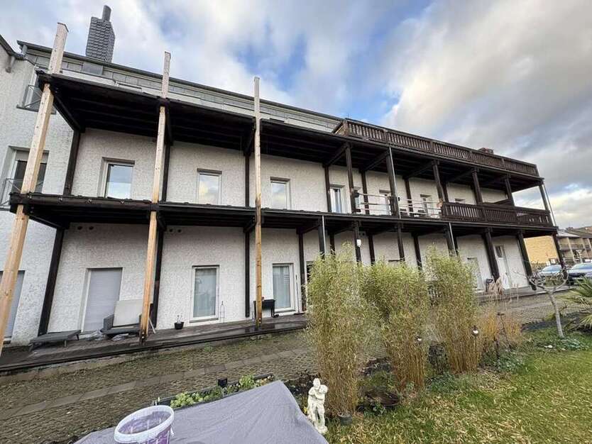 Haus zum Kaufen in Leverkusen 3.150.000 € 1082 m²