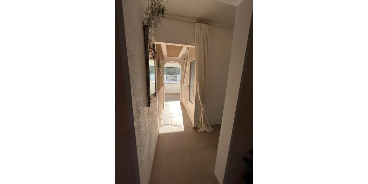 Doppelhaushälfte Siegburg - 8 Zimmer, 123 m&sup2;, 1.600&euro; | Angebot:27615040