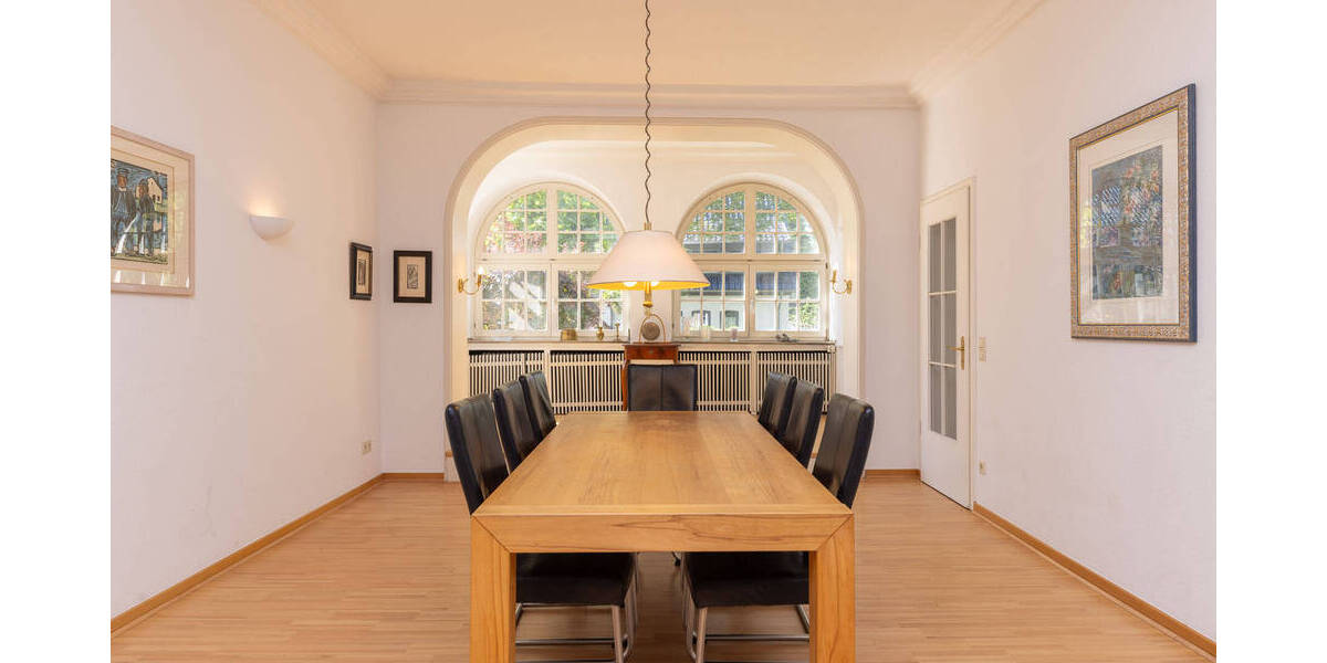 Einfamilienhaus Köln / Lövenich Lövenich - 8 Zimmer, 300 m&sup2;, 1.990.000&euro; | Angebot:24111913