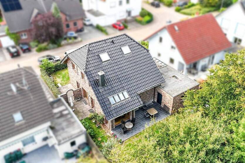 Rheinfeld! Großzügiges, gemütliches Einfamilienhaus in sehr ruhiger, zentrumsnaher Lage