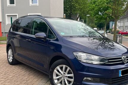 VW Touran 124.800 km 13.700 &euro; Troisdorf 53840