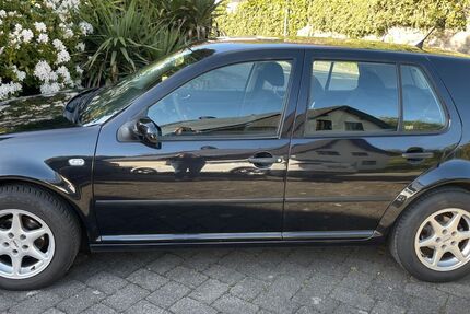 VW Golf 118.141 km 4.350 &euro; Solingen 42659