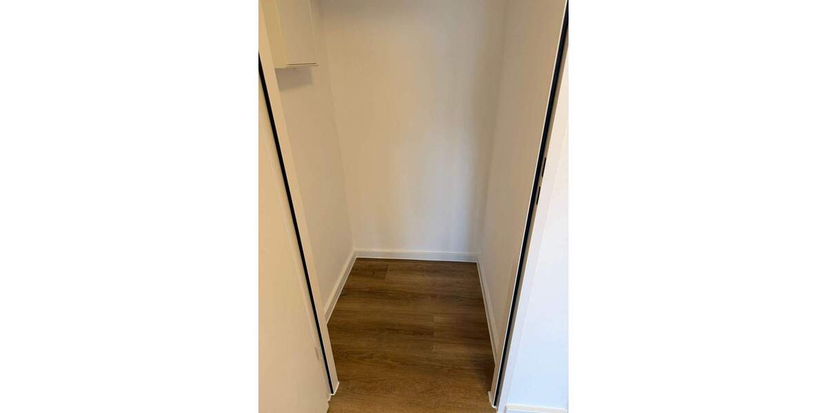 Etagenwohnung Köln Westhoven - 3 Zimmer, 96 m&sup2;, 1.400&euro; | Angebot:25361837