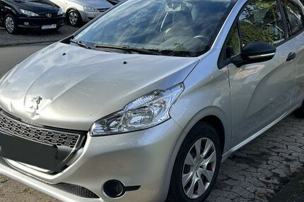 Peugeot 208 75.800 km 2.990 € Königswinter 53639