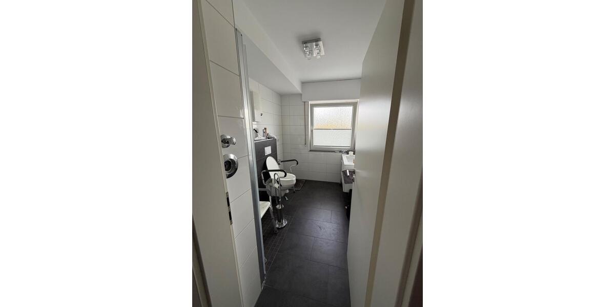 Etagenwohnung Troisdorf - 3 Zimmer, 82 m&sup2;, 1.120&euro; | Angebot:25478960