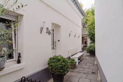 Haus zum Kaufen in Köln 1.425.000 € 204 m²