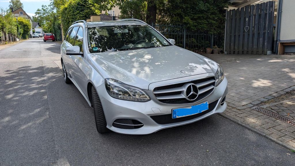 Mercedes-Benz E 200 135.000 km 13.900 &euro; Bergisch Gladbach 51429