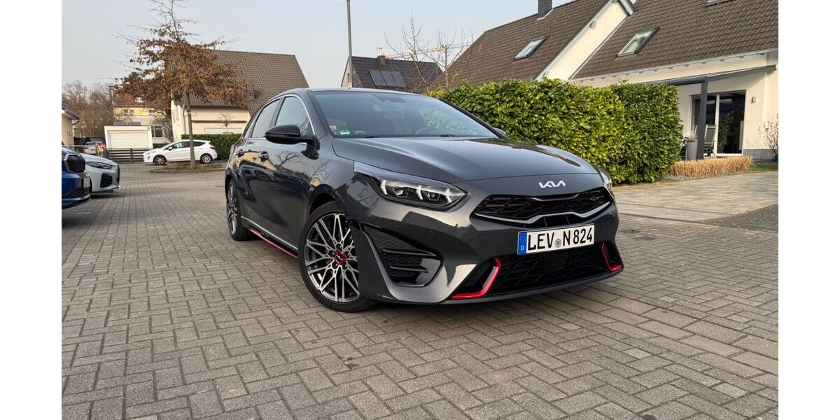 Kia ceed / Ceed 48.200 km 26.490 &euro; Leverkusen 51371