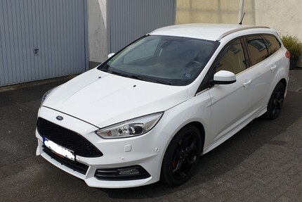 Ford Focus 106.000 km 14.950 € Solingen 42651