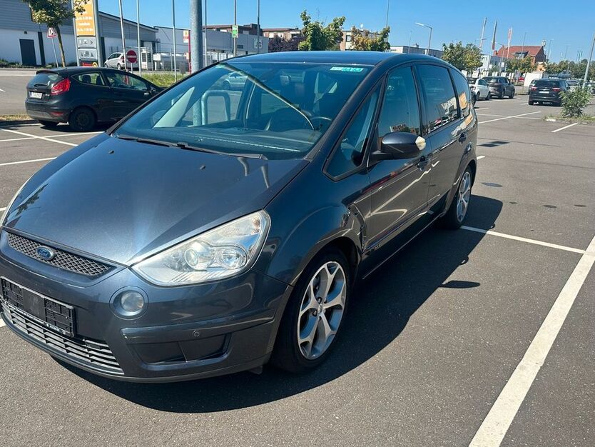 Ford S-Max 269.587 km 3.900 € Köln 50769
