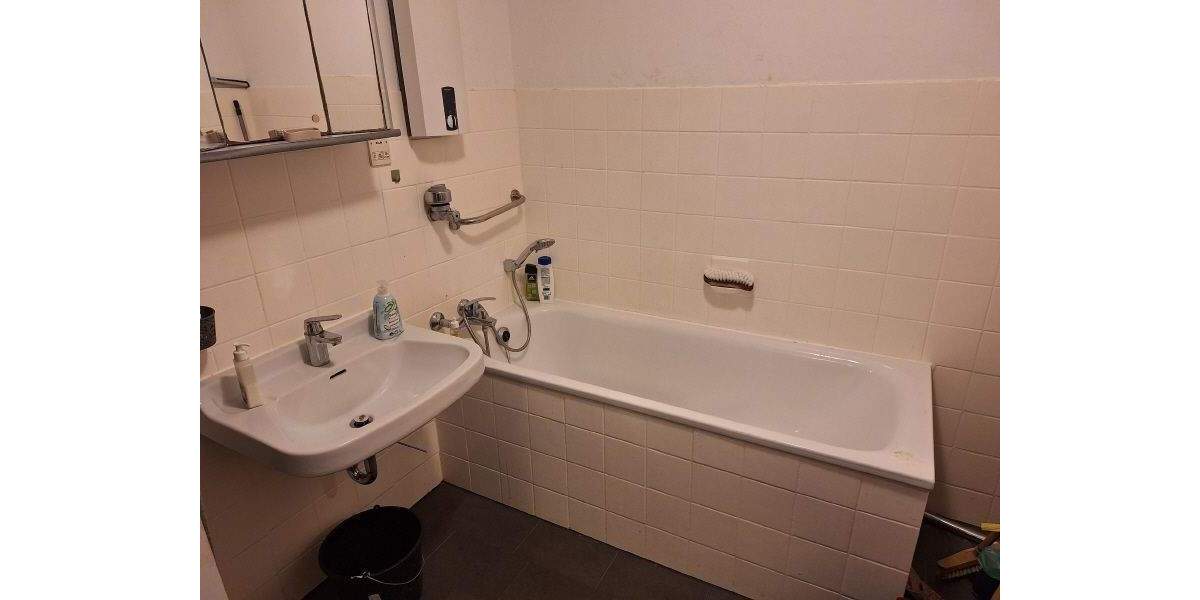 3 gut vermietete Wohnungen 8 zimmer