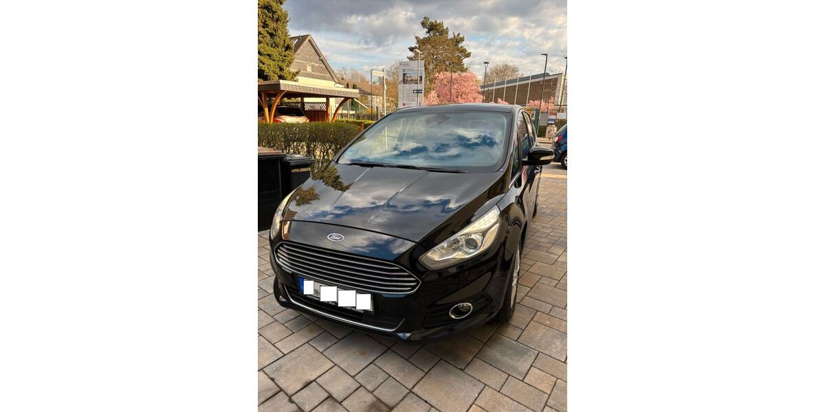 Ford S-Max 232.664 km 9.800 &euro; Köln 51065