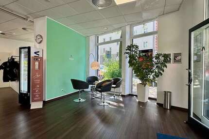 Einzelhandel in Düsseldorf 3.332,29 € 114 m² zimmer