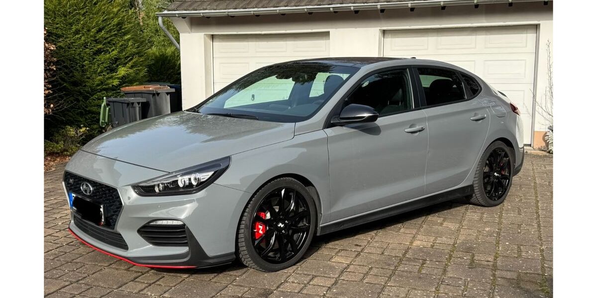 Hyundai i30 82.500 km 21.900 &euro; Bergisch Gladbach 51465