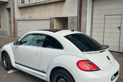 VW Beetle 93.000 km 11.800 € Düsseldorf 40545