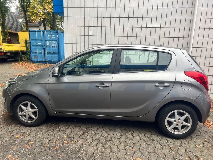 Hyundai i20 112.000 km 4.500 € Köln 51145