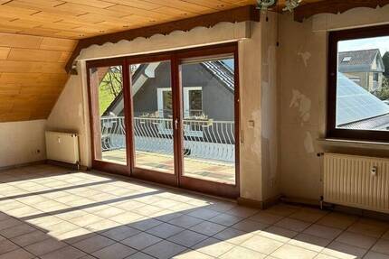 Dachgeschoß mit herrlichem Blick ins Bergisch Land mit Balkon