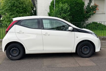 Toyota Aygo (X) 128.500 km 7.250 &euro; Köln 50739