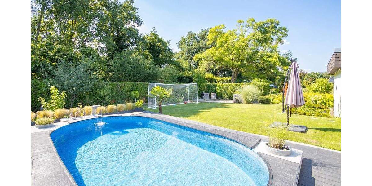 Stilvoller Bungalow mit Pool und liebevoll angelegtem Garten 5 zimmer