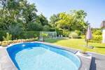 Stilvoller Bungalow mit Pool und liebevoll angelegtem Garten 5 zimmer