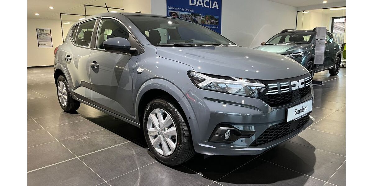 Dacia Sandero 7.980 km 17.270 &euro; Langenfeld 40764