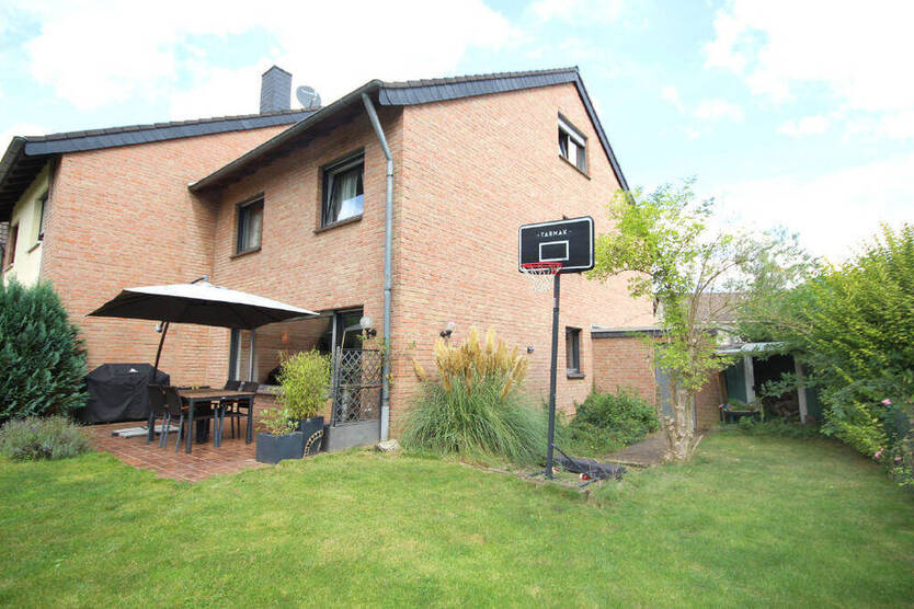 Weilerswist! Sonnenhelle, moderne Doppelhaushälfte mit großem Südgarten und Garage + zwei Stellplätze in ruhiger Lage! (LK 4737)