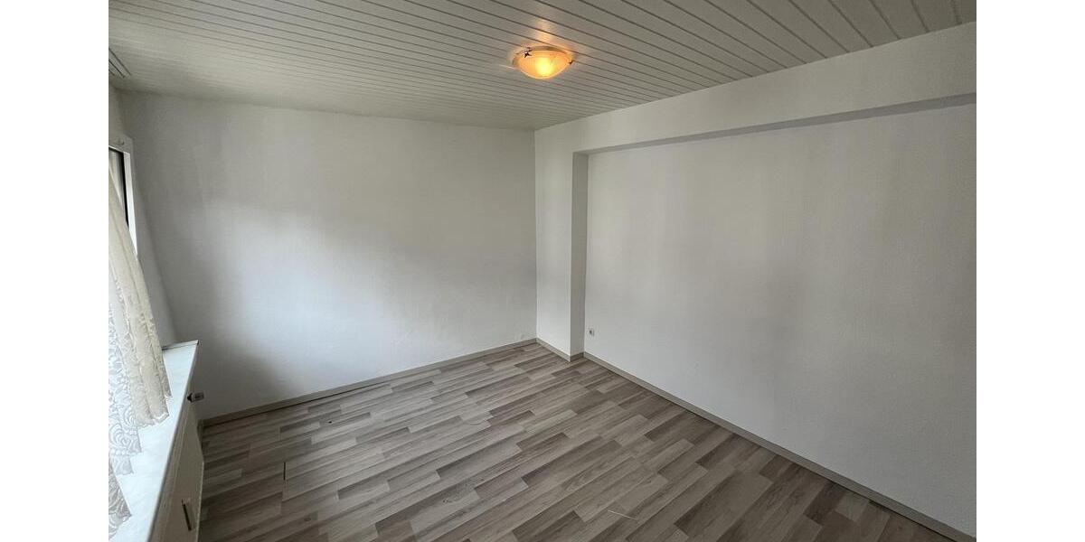 Lichtdurchflutete Maisonettewohnung in ruhiger Straße 3 zimmer