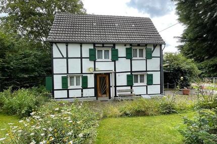 Haus Leverkusen Bergisch Neukirchen - 8 Zimmer, 130 m&sup2;, 296.500&euro; | Angebot:27008012