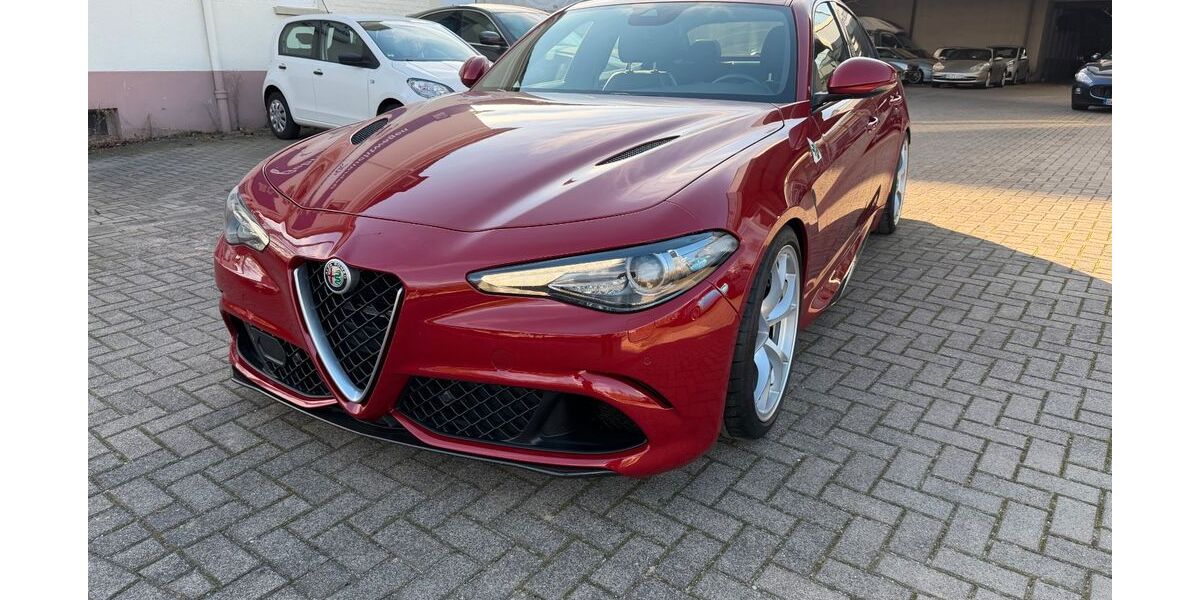 Alfa Romeo Giulia 79.000 km 62.900 € Bonn 53175