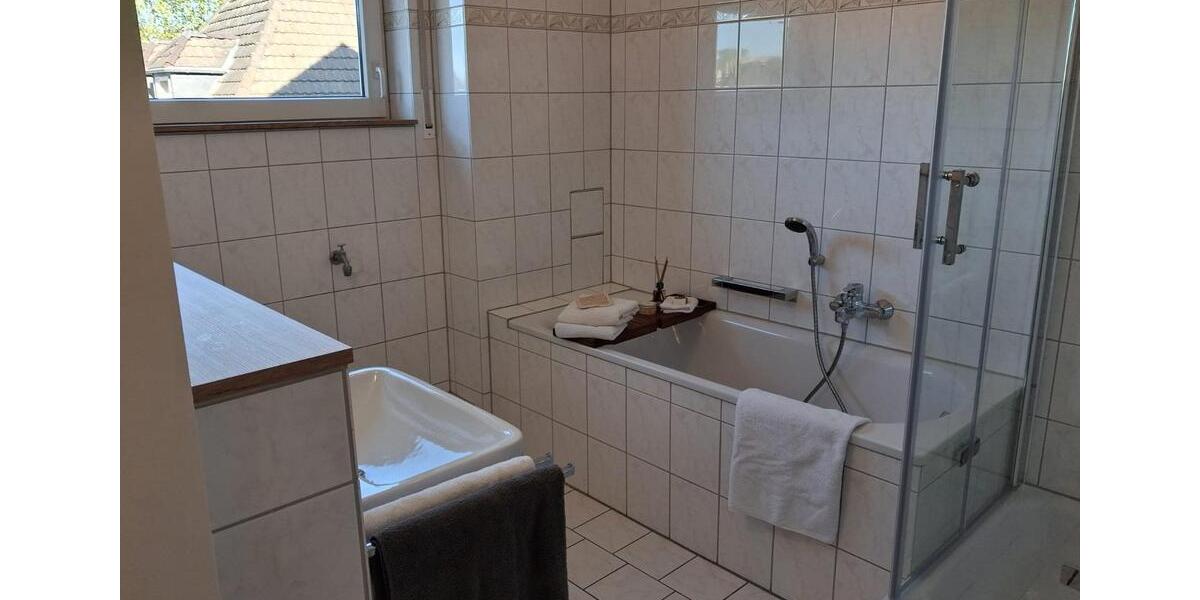 Etagenwohnung Leverkusen - 2 Zimmer, 71 m&sup2;, 1.000&euro; | Angebot:26399102