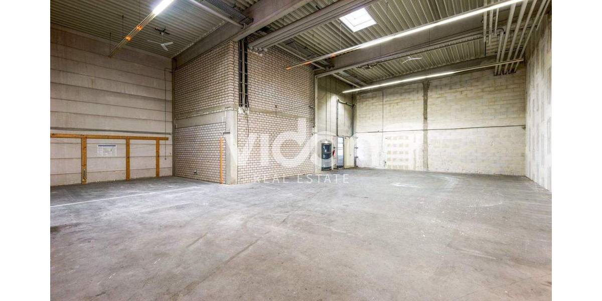 HALLE | BÜRO | STELLPLÄTZE | VIDAN REAL ESTATE zimmer