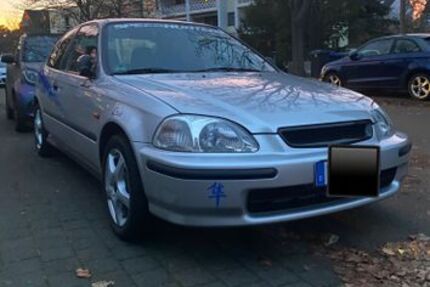 Honda Civic 130.000 km 5.000 € Köln 50735