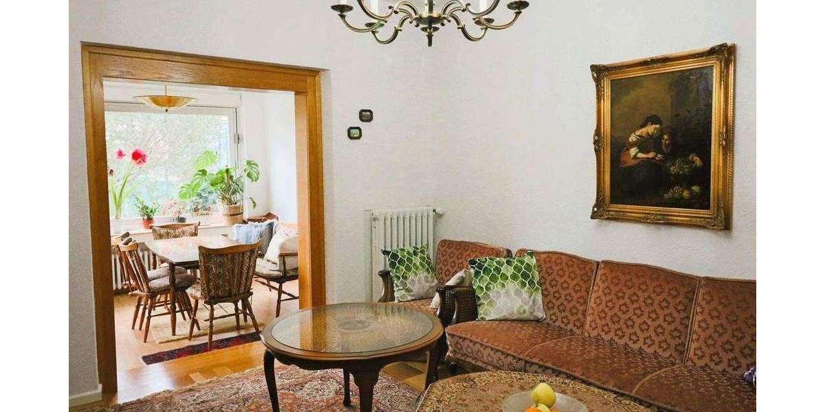 ***** 3-Familienhaus + zusätzlicher Bebauungsmöglichkeit - Erschließung aus Sackgasse***** 9 zimmer