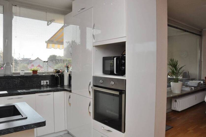 Familien aufgepasst: Wunderschöne 4. Zi.-Wohnung mit Sonnenbalkon und Lift