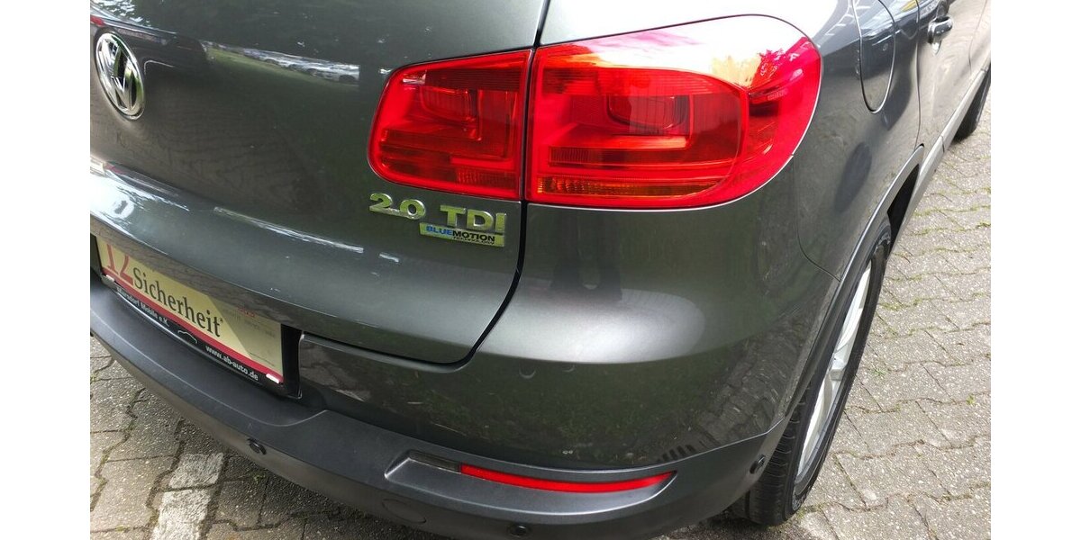 VW Tiguan LIFE BMT NAVI AHK PARKPILOT SHZ BLUETOOTH 124.710 km 12.304 &euro; Köln 50858