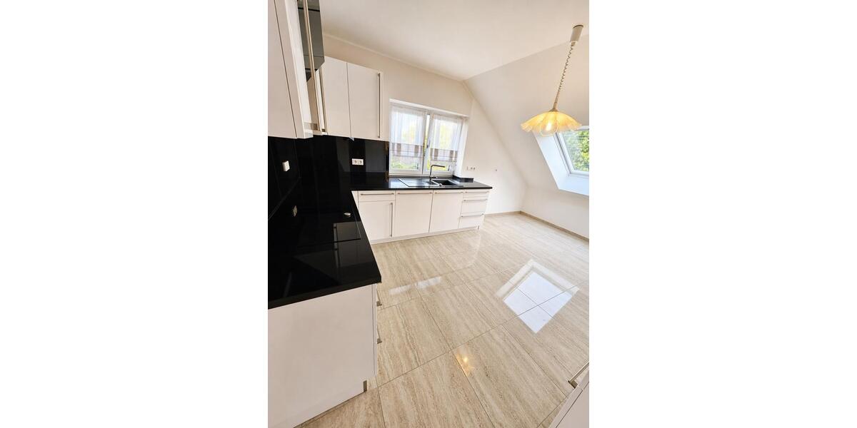 Dachgeschoßwohnung Köln Kalk - 3 Zimmer, 93 m&sup2;, 1.550&euro; | Angebot:26256388