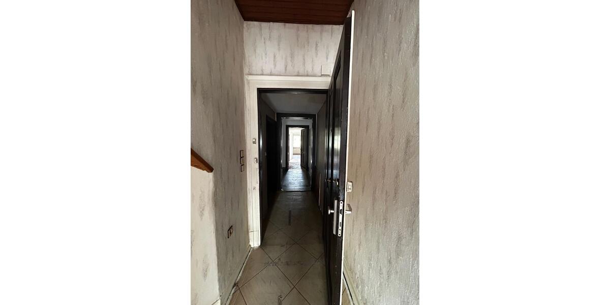 Denkmalmaisonette Nippes:Sanierungsobjekt mit Charme & Potenzial zimmer