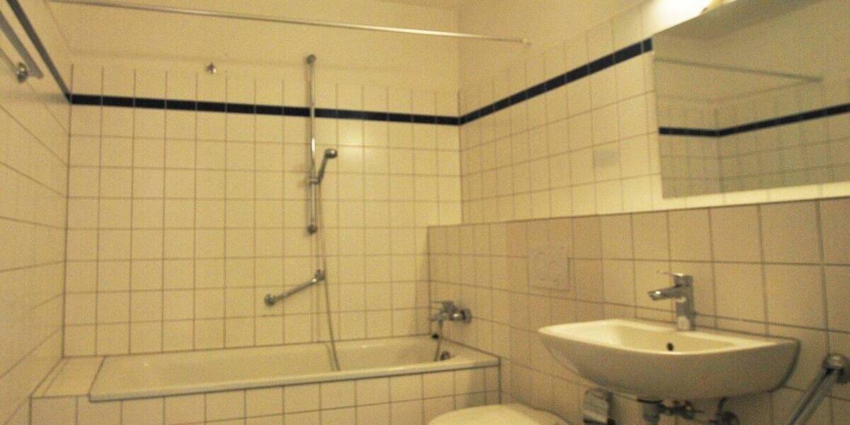 Etagenwohnung Köln Weiden - 2 Zimmer, 59 m&sup2;, 825&euro; | Angebot:26904279