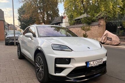 Porsche Macan 13.900 km 103.750 &euro; Köln 50999