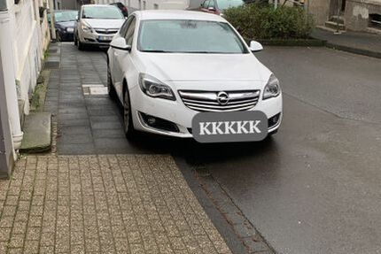 Opel Insignia 216.000 km 3.999 &euro; Solingen 42719