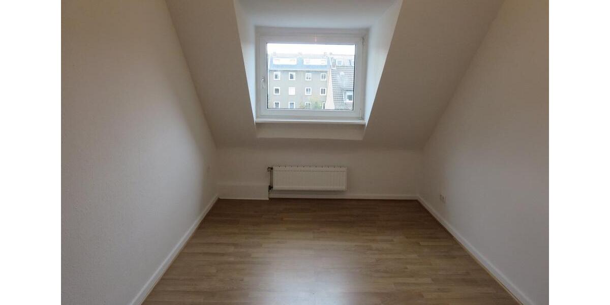 Dachgeschoßwohnung Bonn - 2 Zimmer, 40 m&sup2;, 520&euro; | Angebot:25340764
