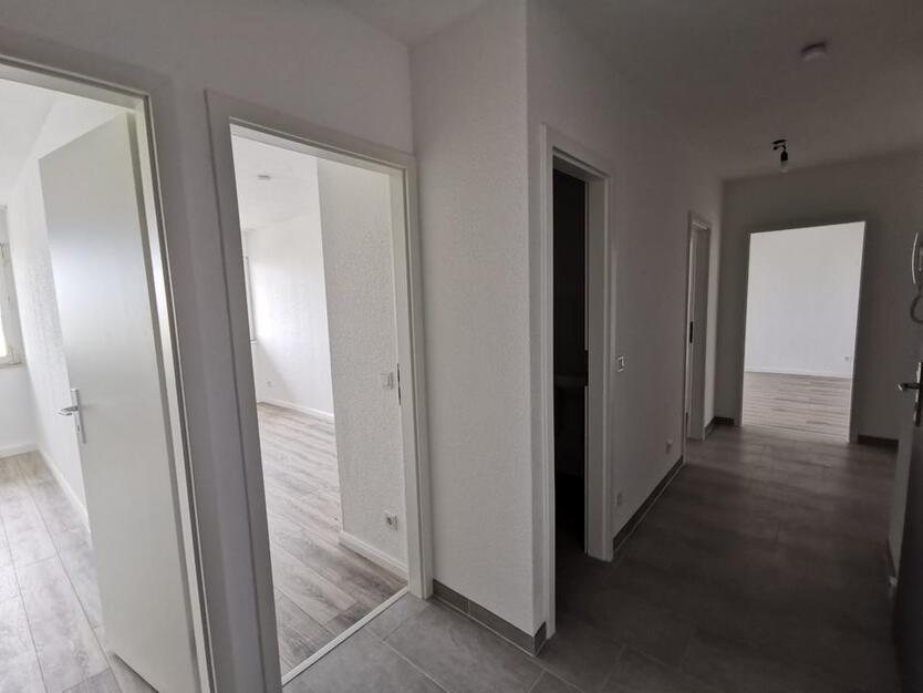 Sanierte 3 Zimmer Wohnung sehr hohe Rendite