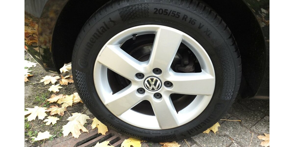 VW Golf 1.6TDi TEAM SHZ TEMPOMAT KLIMAAUTOMATIK 159.855 km 6.598 € Köln 50858