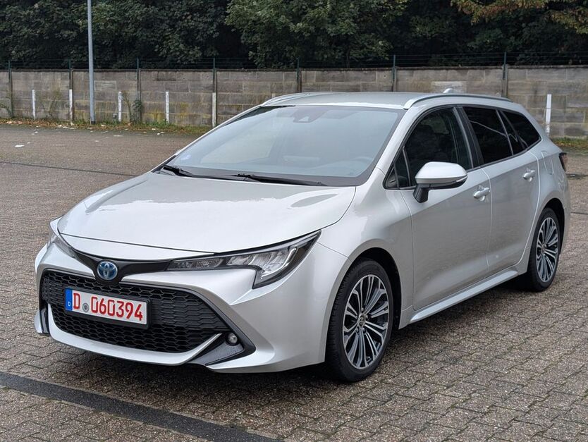Toyota Corolla 200.100 km 16.065 € Düsseldorf 40589