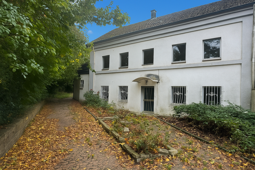 Haus zum Kaufen in Hilden 469.000 € 286.68 m² 8 zimmer