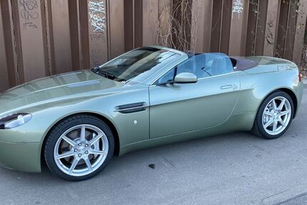 Aston Martin V8 Vantage 33.247 km 64.900 &euro; Köln 50858